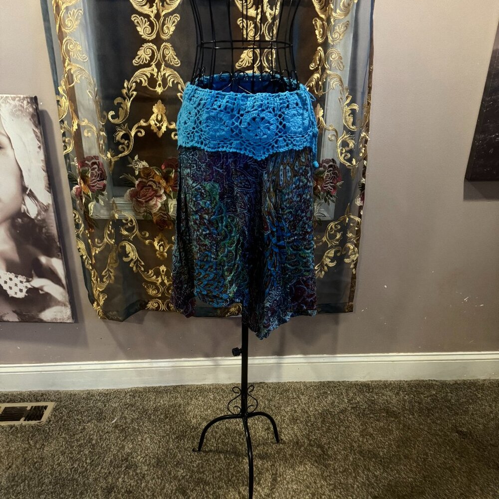 bohemian mini skirt ~ M